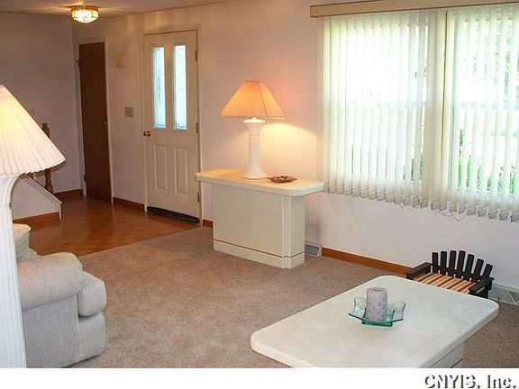 4th image of 102 Longdale Dr