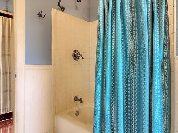5th image of 1530 Gaylord St #3
