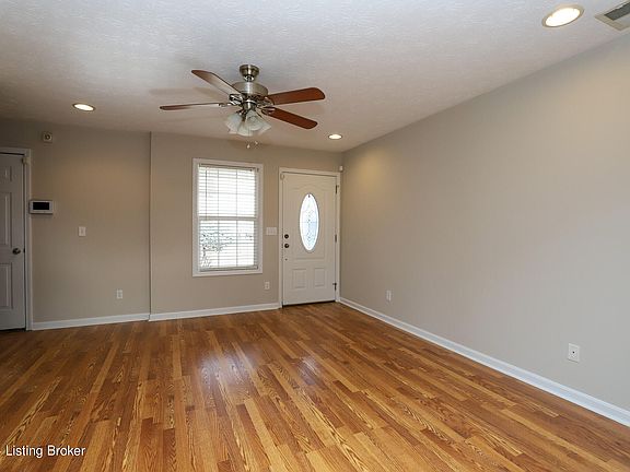 2nd image of 140 Twin Lakes Dr