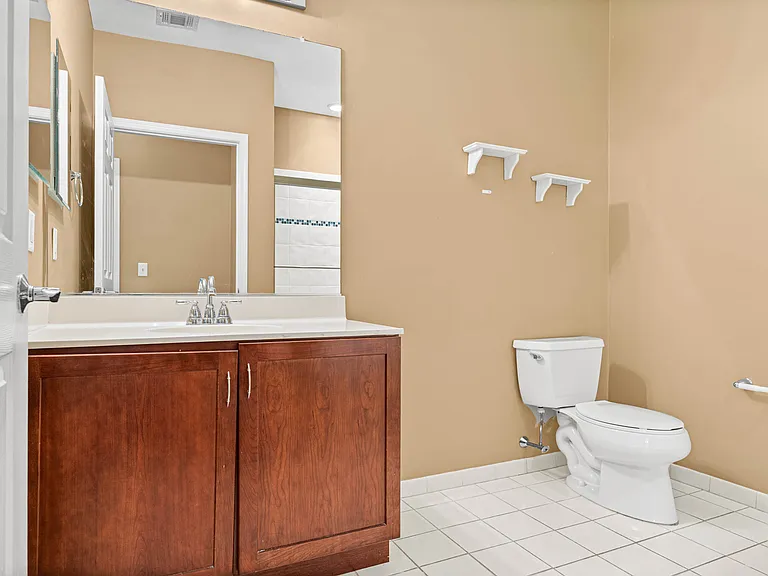 200 W Elm St #1231 — Photo 11