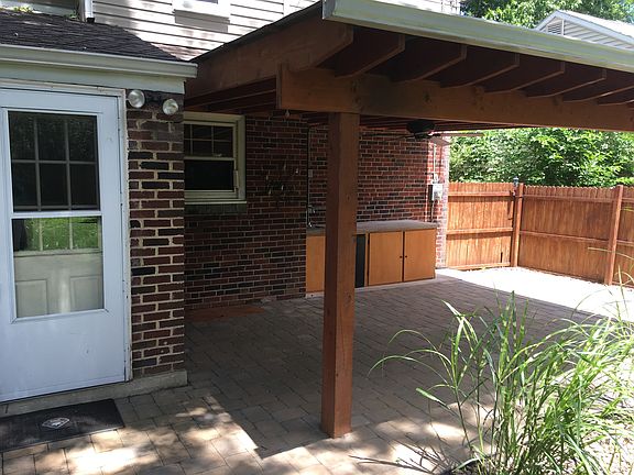 Pergilo/Hardscaped Patio