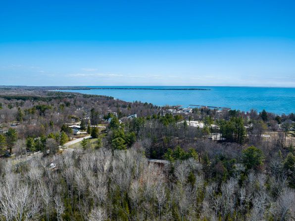 Vl S West St, Northport, MI 49670
