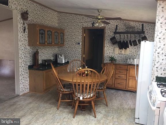 3rd image of 1111 Dorothy Dr