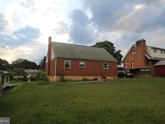 3rd image of 625 Carbon Ave