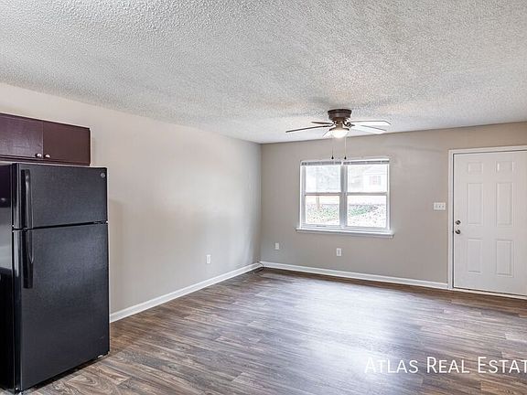 4th image of 160 Elkview Dr #242