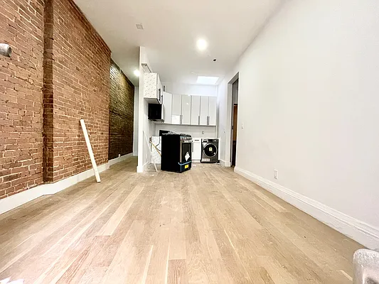 Rented by Avenues Real Estate | media 1