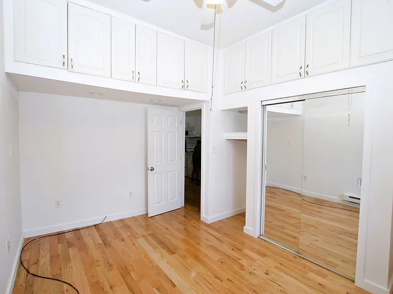 452 E Girard Ave — Photo 6