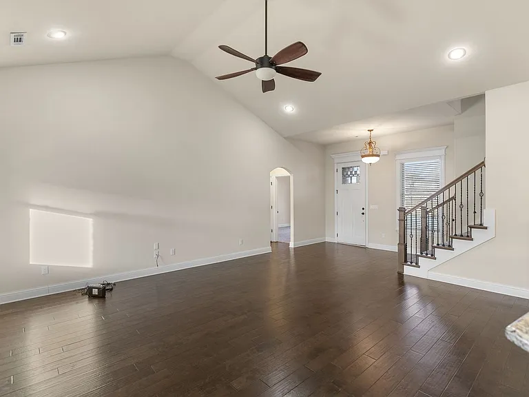 2304 SW Chaddington Rd — Photo 4