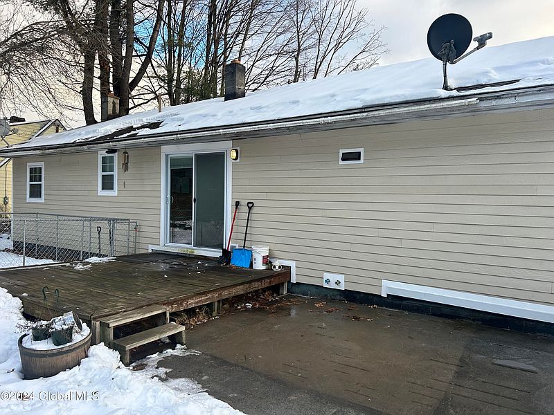 2nd image of 1337 Saratoga Road