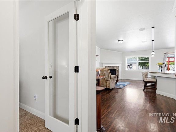 4th image of 5776 W Los Flores Dr