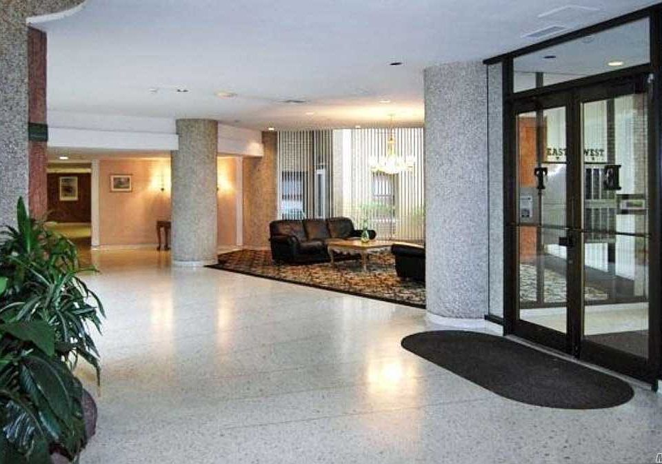 2nd image of 854 E Broadway APT 4A