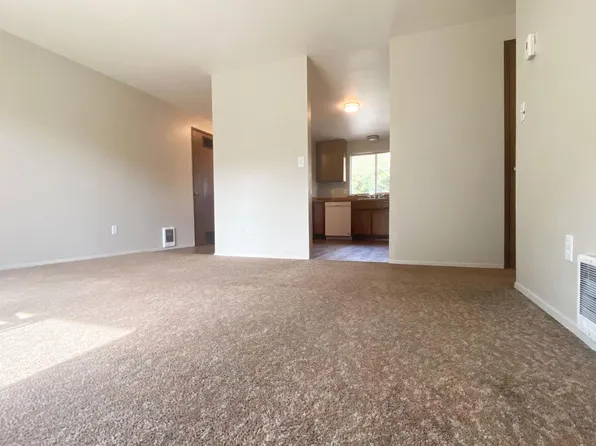 8022 47th Ave NE, Marysville, WA