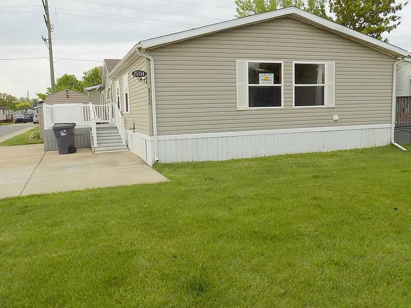 25154 Canyon Cir photo 1