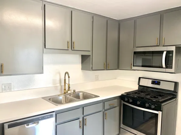 14914 Hamlin St APT 103, Van Nuys, CA 91411