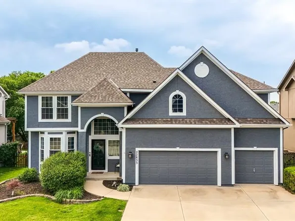 22833 W 44th St, Shawnee, KS 66226