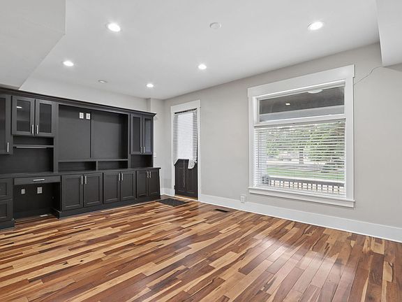 5th image of 470-472 King Ave