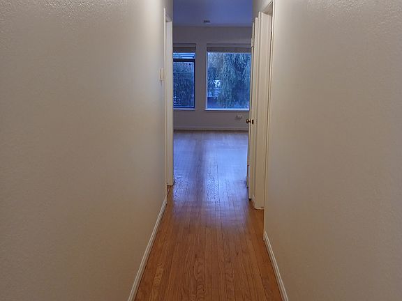 3rd image of 525 Cole St #2