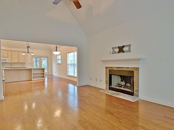 3rd image of 261 Turnbridge Cir