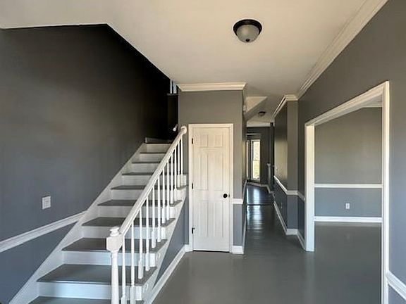 2nd image of 33 Valkyrie Cir