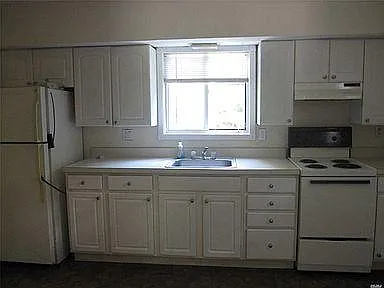 & 3 Chestnut St, Centereach — Photo 3
