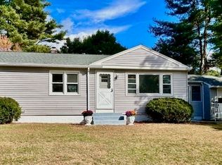 15 Garcia St, Springfield, MA 01129