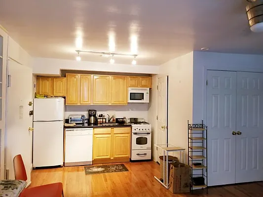 Rented by Brooklyn Heights Real Estate Inc | media 12