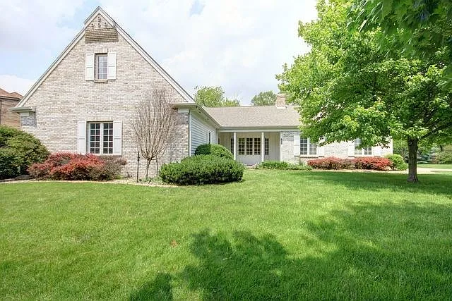 622 Pittsfield Dr photo 1