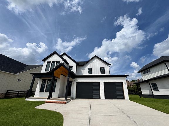 3rd image of 815 Bellerive Blvd