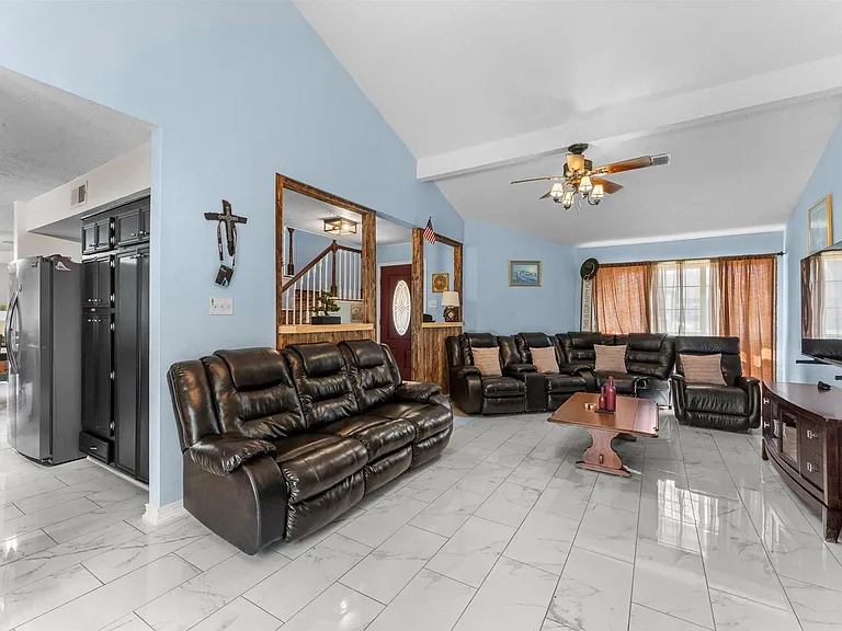228 April Waters Dr W — Photo 9