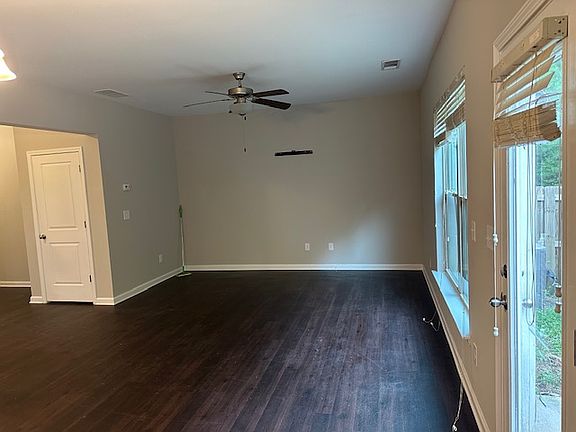 3rd image of 1460 Brookmere Way