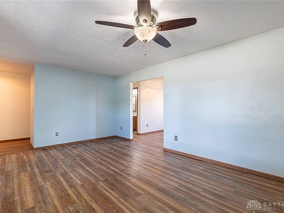 4th image of 759 Ash Ct