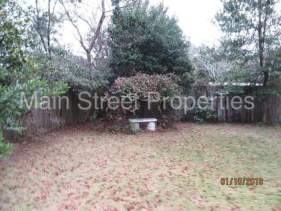 4th image of 912 E Hernandez St