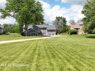7492 River Rd, Flushing, MI 48433