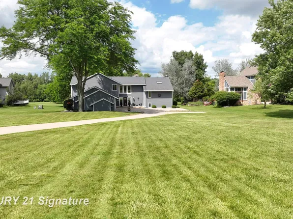 7492 River Rd, Flushing, MI 48433