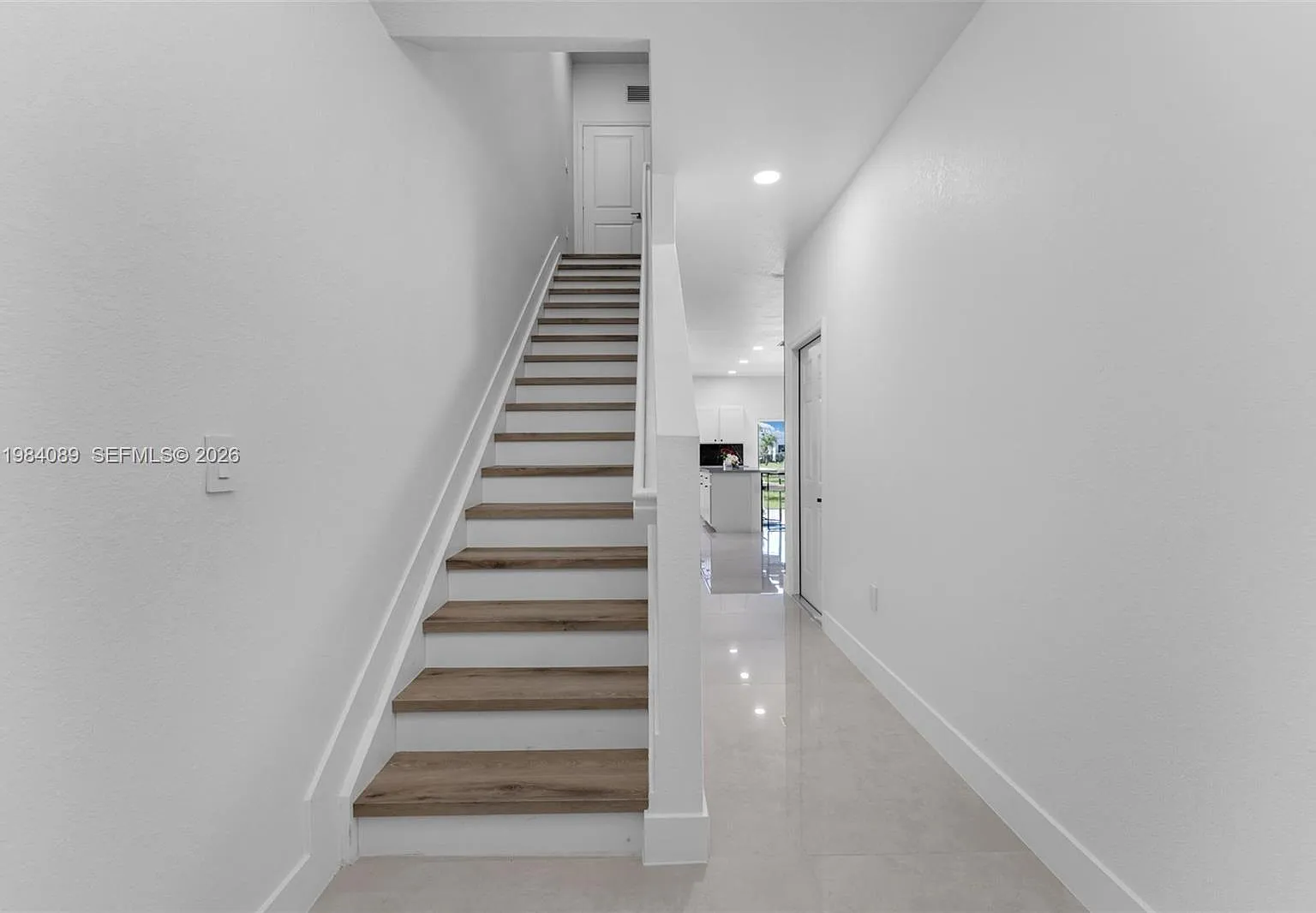 3 bed, 1466 sqft, $3,000 — Photo 2