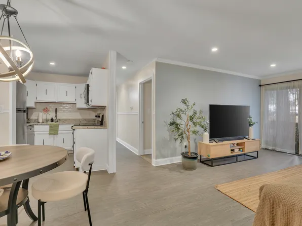 64 Woodland Drive #64, Cromwell, CT 06416