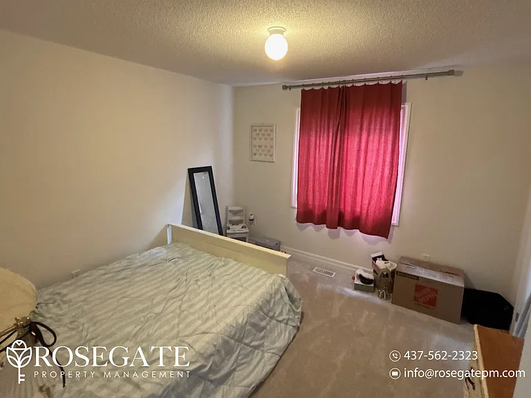 1011 Wickham Rd — Photo 11