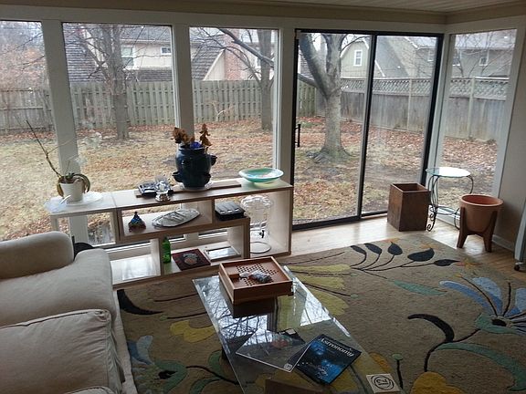 5th image of 6325 W 102nd St