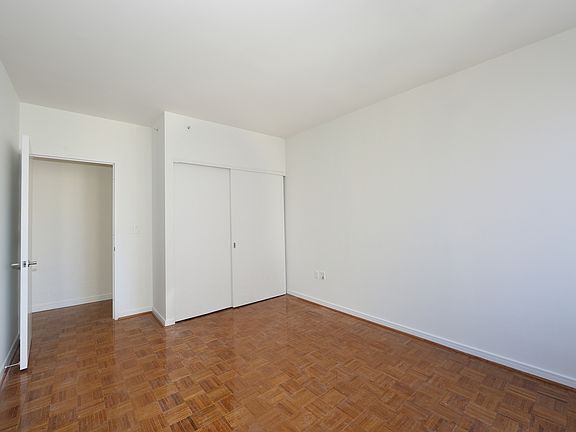 4th image of 33 W End Ave APT 18C