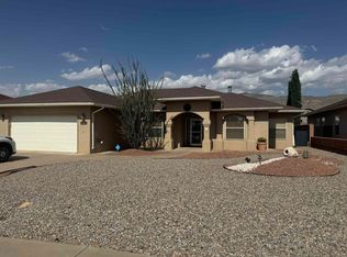947 Playa Azul St, Alamogordo, NM 88310