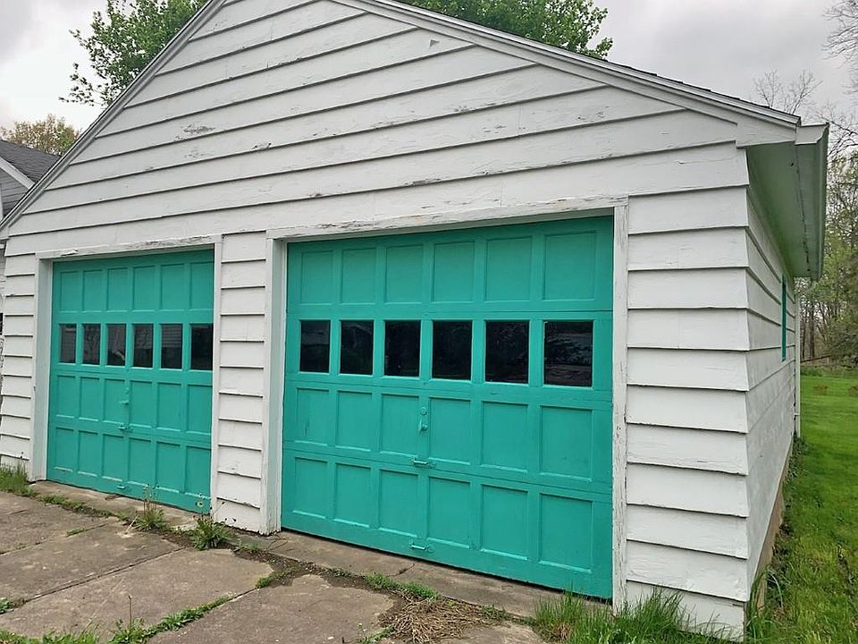 2nd image of 31 Maplewood Ave