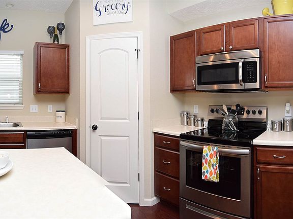 5th image of 849 Farrier Pl