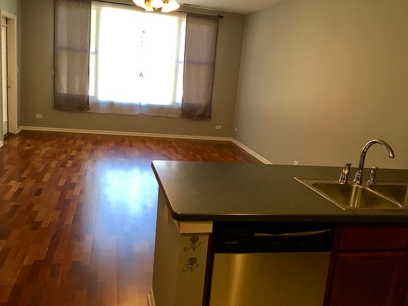 3rd image of 930 Curtiss St Unit 109