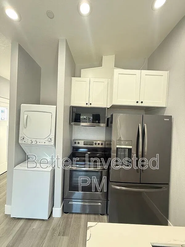 1 bed, 1.0 bath, $2,350 — Photo 3
