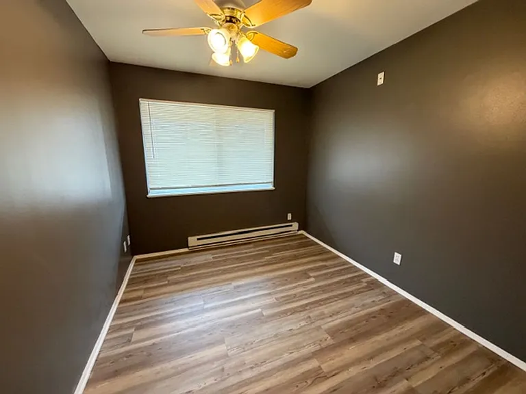 7489 Hazelcrest Dr — Photo 20