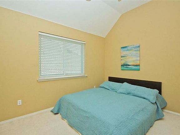 3rd image of 100 Falcon Creek Dr