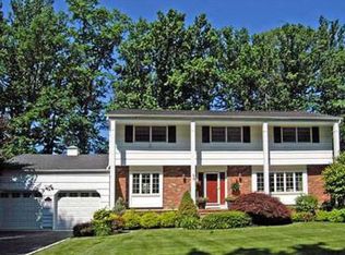 23 Tamarack Rd, Edison, NJ 08820