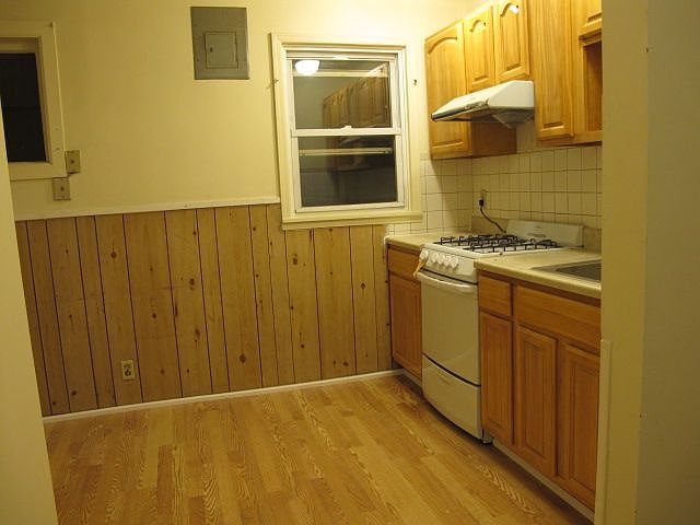 2nd image of 9309 43rd Ave