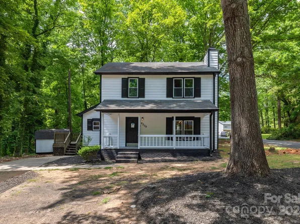 6239 Rockshire Dr, Charlotte, NC 28227