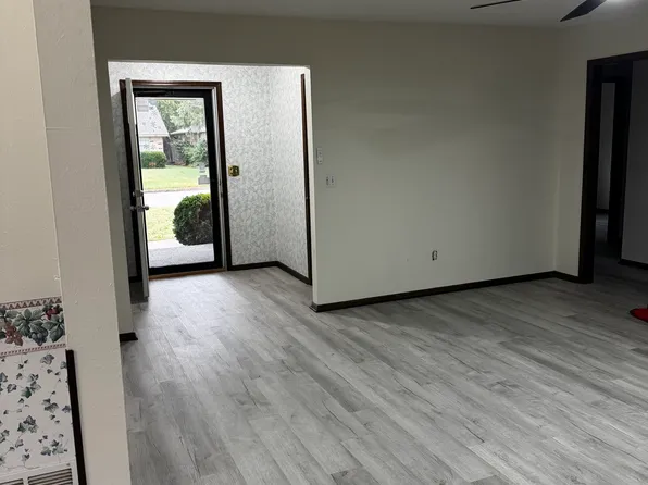 8605 S Indiana Ave, Oklahoma City, OK 73159